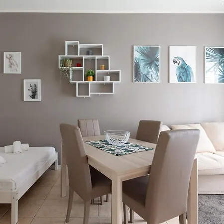 Guesthost - M1 Gambara Balcony Apartman