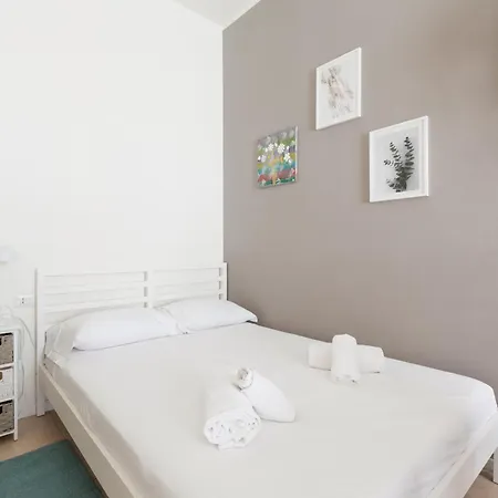 Guesthost - M1 Gambara Balcony * Milánó