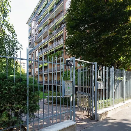 M1 Gambara Balcony Apartment Milan
