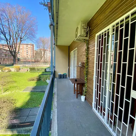 Guesthost - M1 Gambara Balcony Milánó