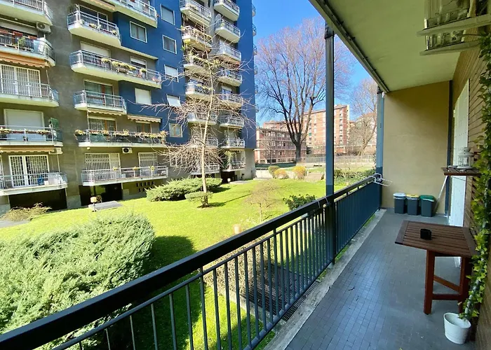 Guesthost - M1 Gambara Balcony *