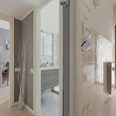 Guesthost - M1 Gambara Balcony شقة *